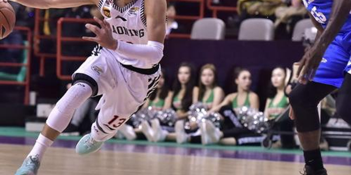 球员频繁突 球员频繁突